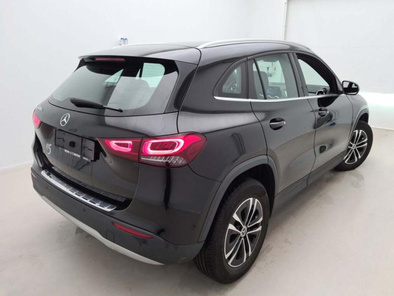 Mercedes GLA 180 d Aut. LED CarPlay Navi 1/2 Sport-Leather KeylessStart Camera Klima PDC ... #4