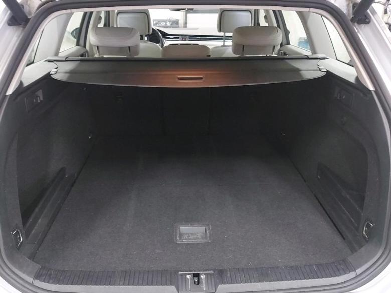 Volkswagen Passat 2.0 TDI Elegance Pano Aut. Full-LED Navi Sport-Leather Ambient Klima PDC ... #6
