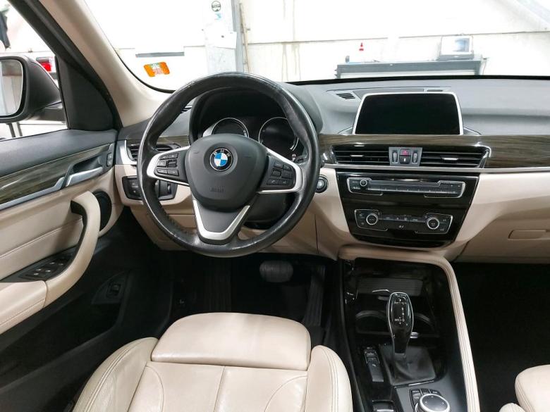 BMW X1 sDrive18iA xLine Aut. Pano LED Navi Sport-Leather KeylessGo Klima PDC ... #3