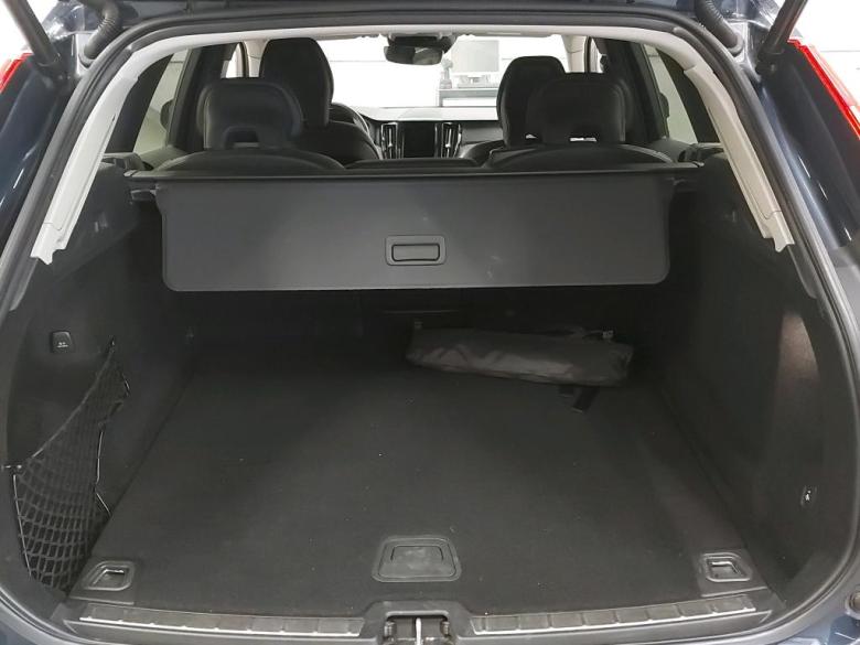 Volvo XC60 2.0 D4 Aut. Momentum Pro LED Virtual Navi Leather Klima PDC ... #6