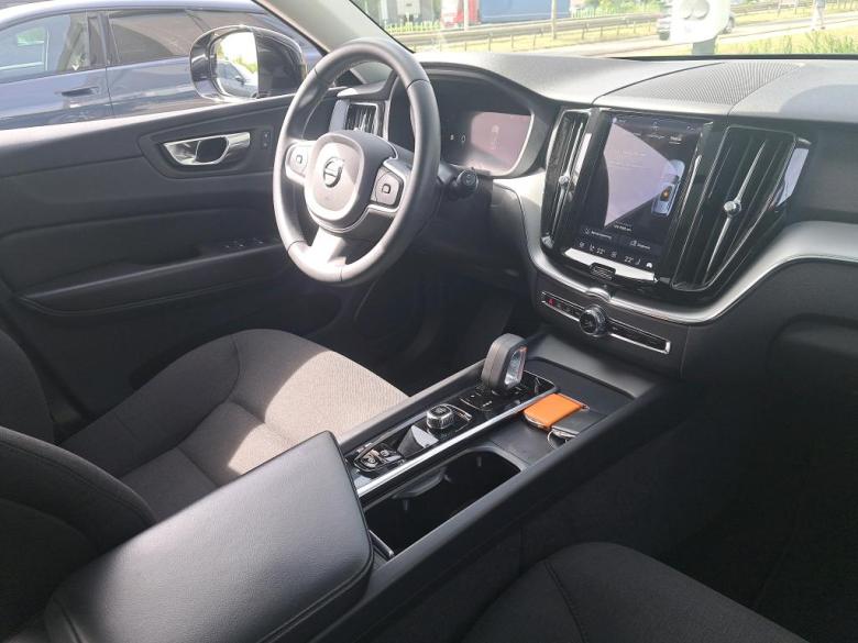 Volvo XC60 2.0 T6 PHEV AWD Inscription Pano Aut. LED CarPlay Navi Klima PDC ... #3